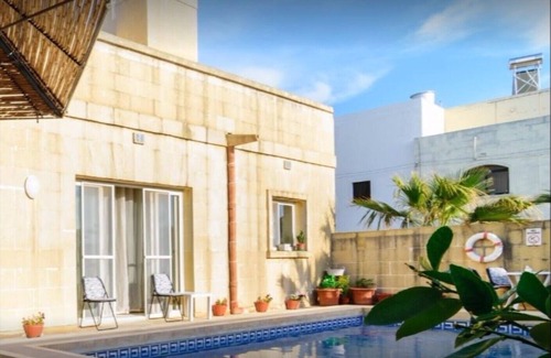 Ta' Għammar Bed & Breakfast | ROOM FOR 3 PEOPLE WITH PRIVATE BATHROOM ON THE CORRIDOR