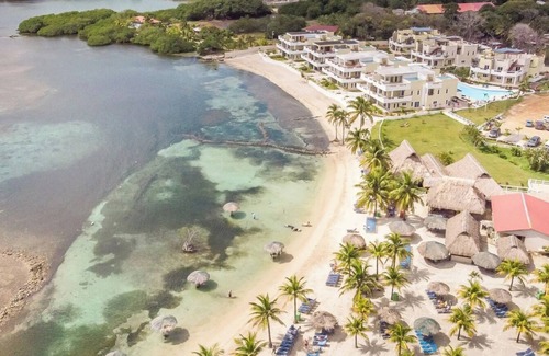 Dixon Cove Villa | Room for 4 people with access to private beach
