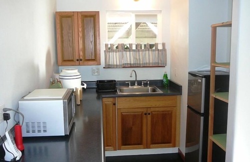 Leilani Estates House | Room for Family and Friends in a Secluded Rain Forest Setting