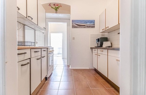 Brigittenau Apartment | Room for Lonstays by U6 Next to Danube River