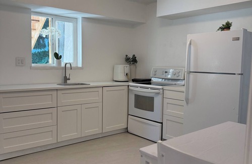 Sappertown Bed & Breakfast | Room for rent in Beautiful Neighbourhood - Brand New Recreation Center Nearby