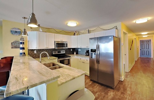 Put-in-Bay Condo | Room for Your Family with 4 BR & 3 BA on Scenic Lake Erie - 12 Max - CON104