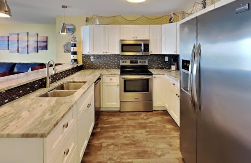 Put-in-Bay Condo | Room for Your Family with 4 BR & 3 BA on Scenic Lake Erie - 12 Max - CON104