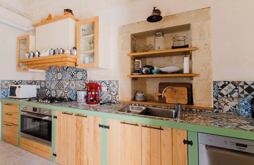 Uggiano la Chiesa Apartment | Room 'Gea' with Shared Terrace, Wi-Fi and Air Conditioning