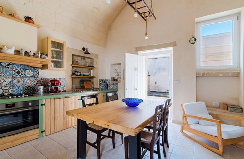 Uggiano la Chiesa Apartment | Room 'Gea' with Shared Terrace, Wi-Fi and Air Conditioning