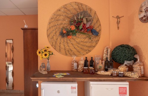 Melendugno Apartment | Room 'Grande' with Wi-Fi and Air Conditioning