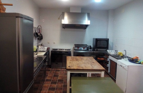 Villarrubia de Santiago Apartment | Room 'Habitación 5' with Private Garden, Wi-Fi and Air Conditioning