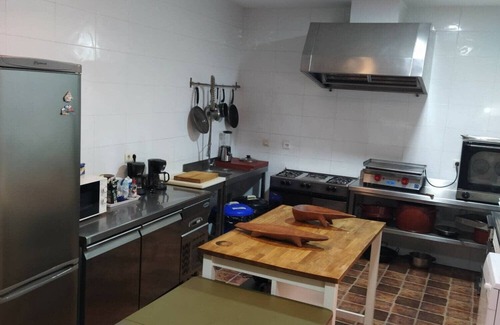Villarrubia de Santiago Apartment | Room 'Habitación 5' with Private Garden, Wi-Fi and Air Conditioning