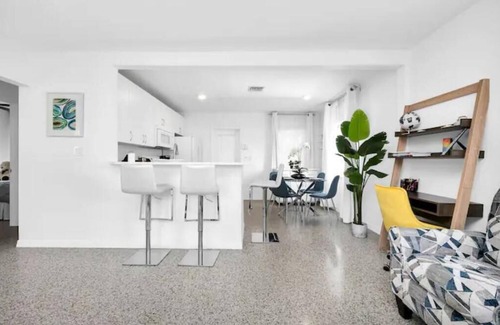 Pinewood Park House | Room in 2BR House - Hot Tub, Outdoor Gym, Beach Nearby