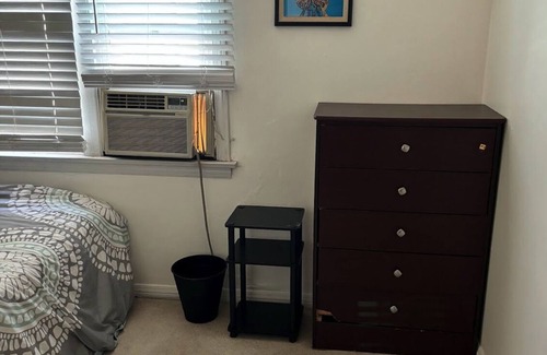 Los Angeles House | Room in a Beautiful Home in Huntington Park