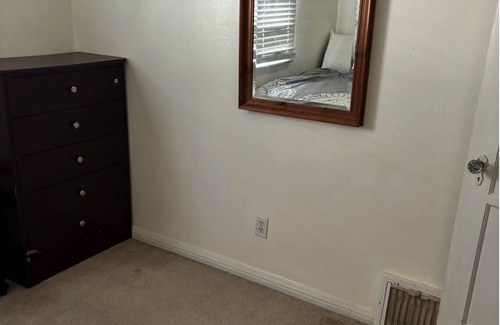 Los Angeles House | Room in a Beautiful Home in Huntington Park