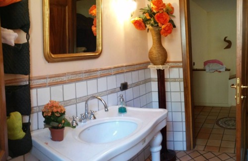 Cogorno Villa | Room in Guest Room - Hillside Room With Garden and sea View No8264