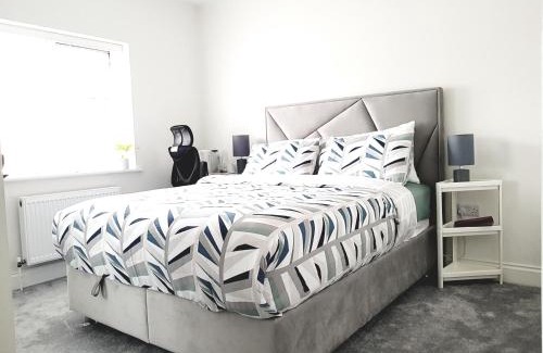 Limerick House | Room in Limerick with King bed -Home stay