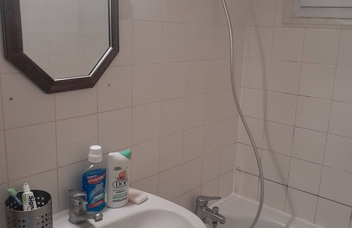 Orleans Bed & Breakfast | Room in quiet, clean apartment
