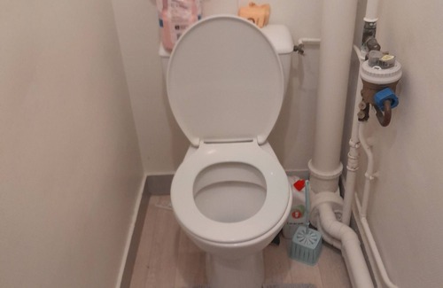 Orleans Bed & Breakfast | Room in quiet, clean apartment