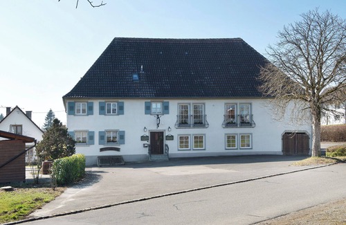 Salem Apartment | Room 'Konstanz' with Shared Terrace, Shared Garden and Wi-Fi