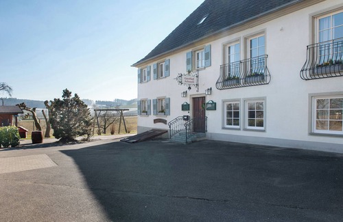 Salem Apartment | Room 'Konstanz' with Shared Terrace, Shared Garden and Wi-Fi