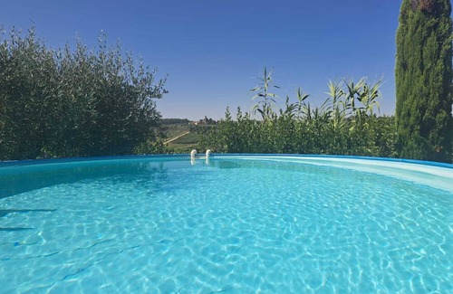 San Pietro in Bossolo Apartment | Room 'La Rocca Chianti Hospitality' with shared pool, shared garden and Wi-Fi