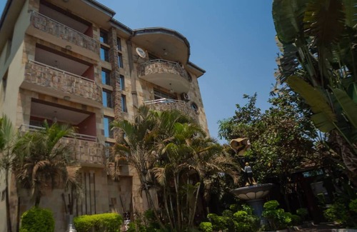 Lubumbashi House | Room-large Room With Free Breakfast