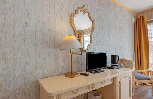 Reichenau Apartment | Room 'Mit Seeblick Und Balkon' with Lake View, Shared Terrace and Wi-Fi