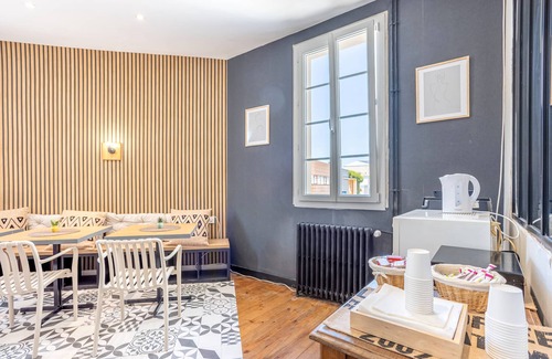 Chantonnay Apartment | Room 'N°01' with Wi-Fi