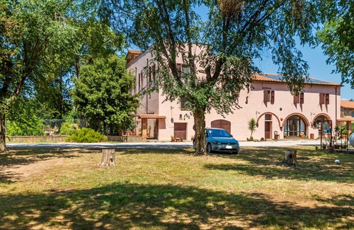 Gavorrano Apartment | Room 'Oliva' with Shared Garden and Wi-Fi