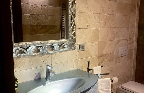 Santa Cristina a Mezzana Bed & Breakfast | Room overlooking the vineyards and Florence