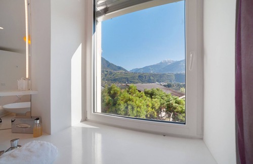 Marlengo Apartment | Room 'Pazeider Suite 311' with Mountain View, Wi-Fi and Air Conditioning