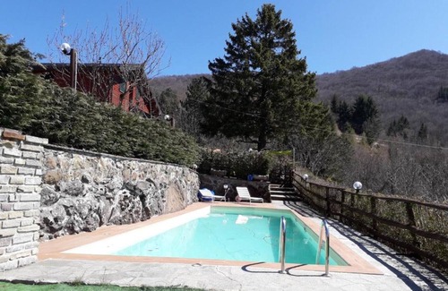 Santo Stefano dʼAveto Apartment | Room 'Primula' with Mountain View, Shared Pool and Wi-Fi