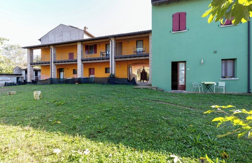 Campagnolo Apartment | Room 'Quadrupla Comfort 3' with Shared Terrace, Wi-Fi and Air Conditioning