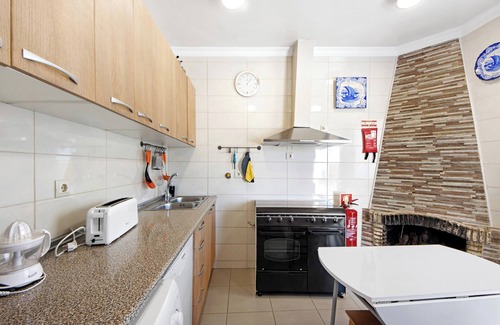 Provesende Apartment | Room 'Quarto 1 - Casa Da Jesus' with Mountain View, Wi-Fi and Air Conditioning