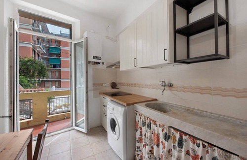 Pegli Apartment | Room 'Stanza Per 2 Persone' with Balcony and Wi-Fi