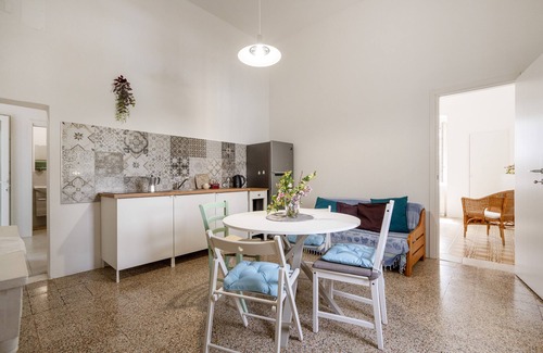 Monopoli Apartment | Room 'Stella' with Shared Garden, Wi-Fi and Air Conditioning