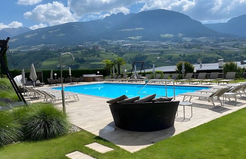 Tirolo Apartment | Room 'Suite 3' with Mountain View, Wi-Fi and Air Conditioning