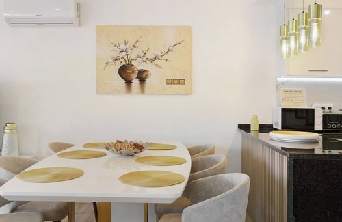 Gaula Apartment | Room 'Suite' with Mountain View, Wi-Fi and Air Conditioning