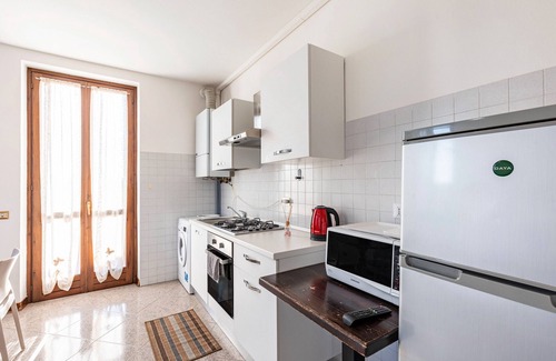 Pizzoletta Apartment | Room 'Tripla Budget' with Shared Terrace, Wi-Fi and Air Conditioning