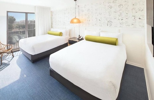 Venice Hotel | Room w/Balcony Over Venice Streets | Rooftop | Free Breakfast | City View