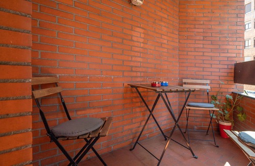 Distrito Llano Apartment | Room 'Warsaw' with Wi-Fi
