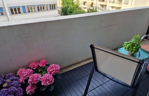 Downtown Geneva Apartment | Room with a View-Lakeside