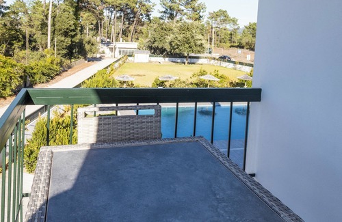 Castelo Apartment | Room with private bathroom and balcony with pool view at Casa das Vinhas in Sesimbra