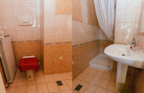 Vransko House | Room with Private Bathroom in Vransko