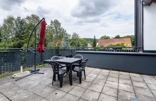 Markt Erlbach Apartment | Room 'Zimmer 18' with Private Terrace, Shared Garden and Wi-Fi