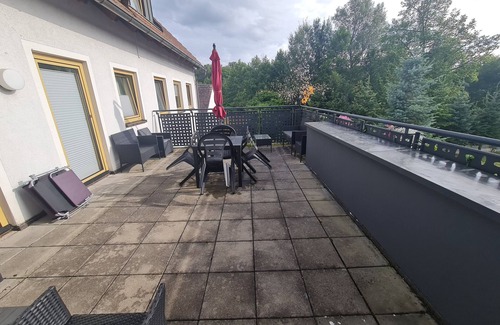 Markt Erlbach Apartment | Room 'Zimmer 18' with Private Terrace, Shared Garden and Wi-Fi