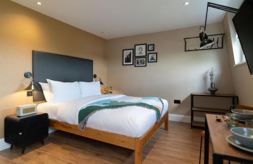 Hammersmith Broadway Apartment | room2 London Hammersmith Townhouse
