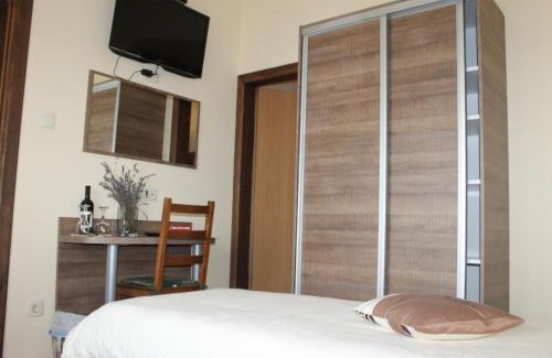 Leticani Bed & Breakfast | Rooms & Apartment Vinia