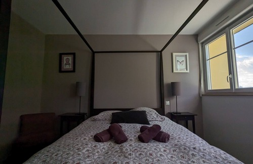 Fontguenand Bed & Breakfast | Rooms with breakfast included and guest table in Berry, near the Loire Castles