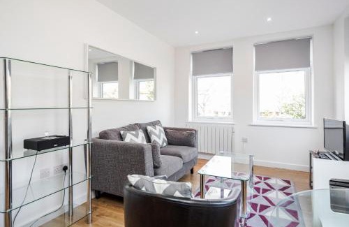 Leatherhead Apartment | Roomspace Serviced Apartments - Swan House