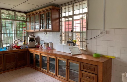 Kampung Nibung House | Roomstay Pink Bukit Besar