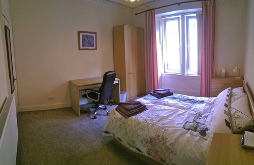 West End Apartment | Roomy first floor flat in quiet street
