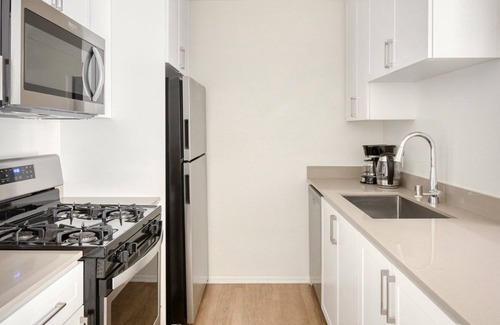 Los Feliz Apartment | Roomy Glendale 1BR w/ Gym, Pool & W/D, near Americana Mall, by Blueground